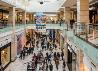 Ce program au cele mai populare magazine, mall-uri și locații din România de 1 Mai 2025